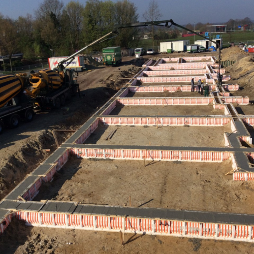 Eerste funderingsbalk gestort lucht.png