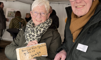 Nieuwe bewoners de Angerloo met persoonlijke steen