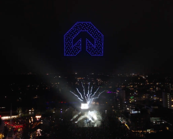 Drone- en vuurwerkshow derde kerstdag in Emmen