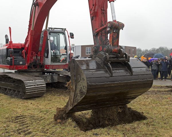 start bouw zwembad3.jpg